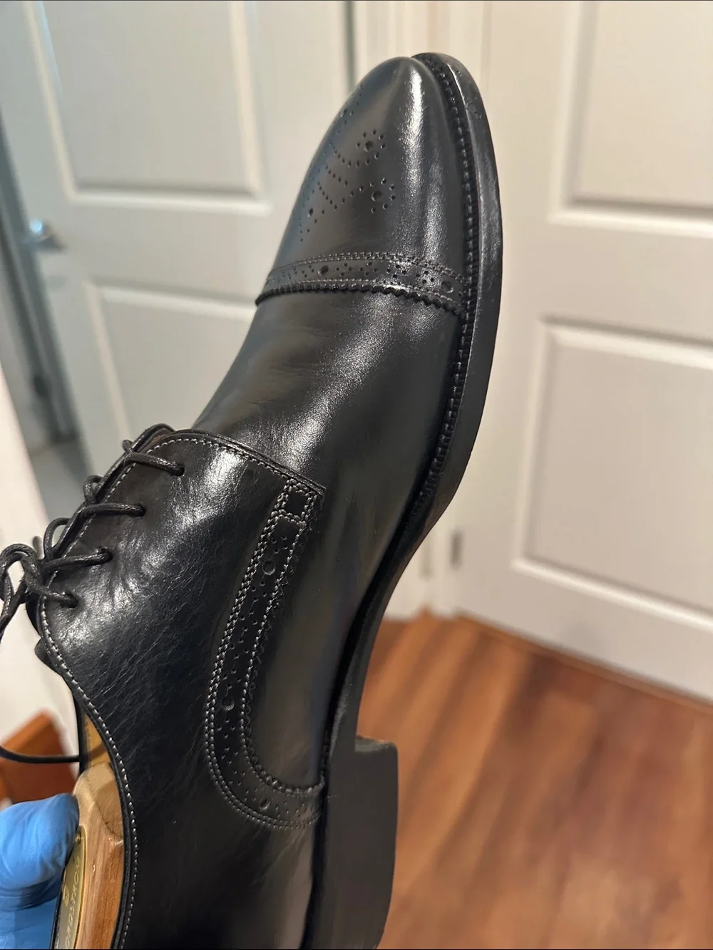 Santoni dress shoes feature a distinct toe medallion. - Picture 11 of 14